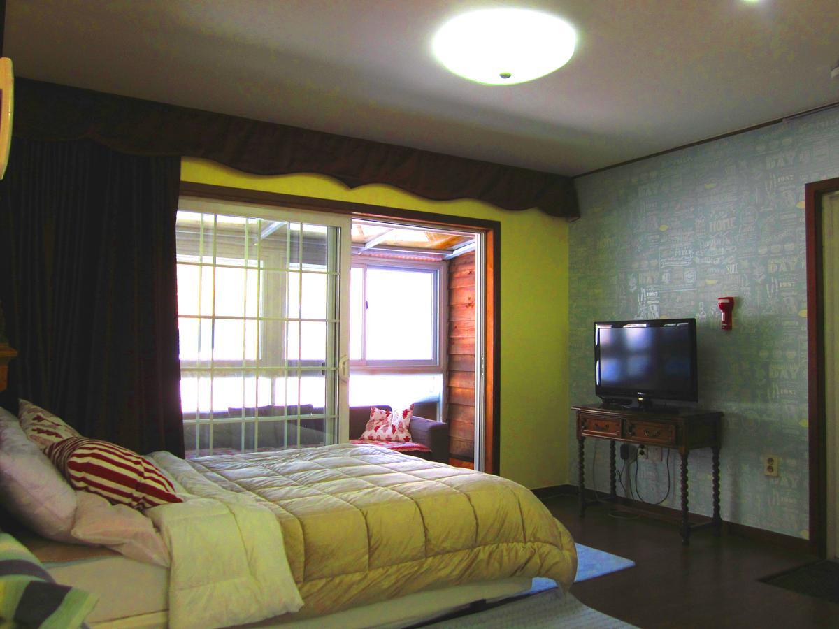 Mayfair Deneb Pension Pyeongchang Bagian luar foto
